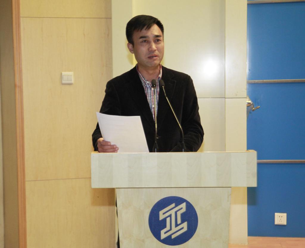 咸阳市文明办宣教科科长马宏首先宣读了《关于设立咸阳志愿者培训学院的通知》