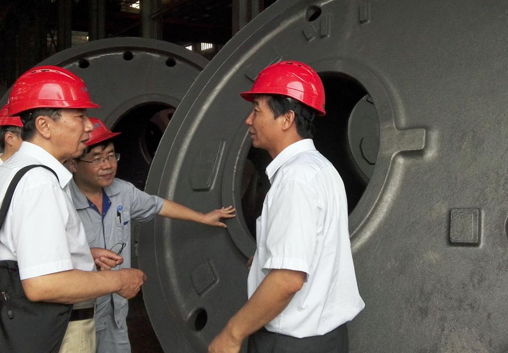 参观企业生产现场