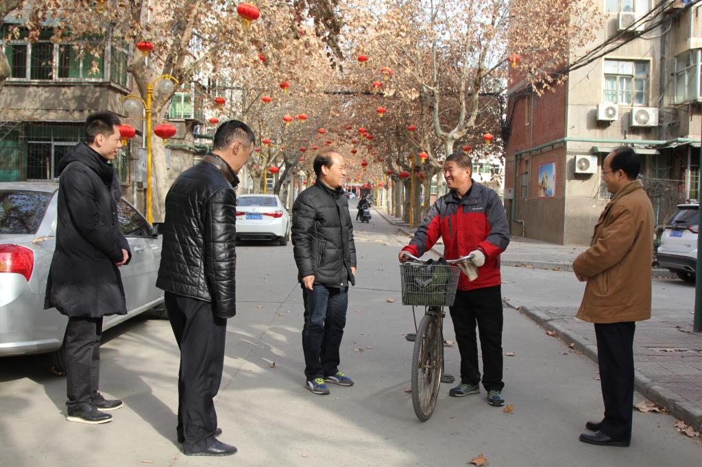 学院领导慰问春节期间在岗值班工作人员