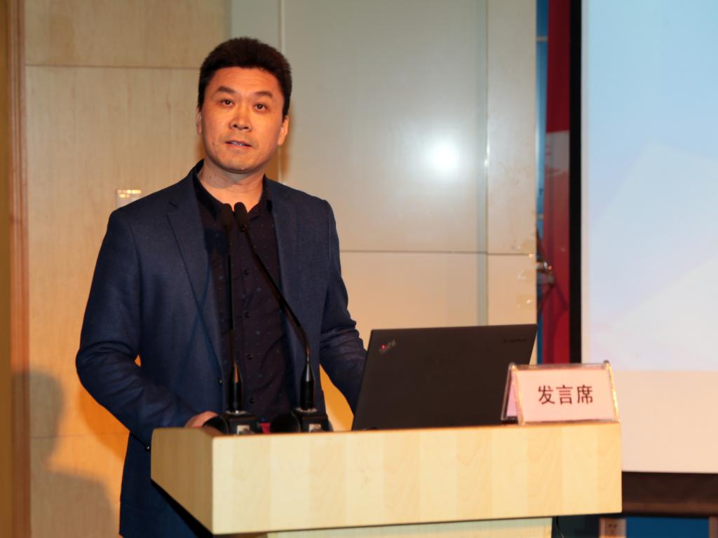 中国高等职业技术教育研究会副会长、深圳职业技术学院党委书记陈秋明作专题报告