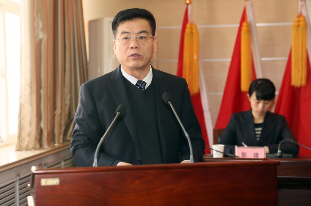 党委副书记、副院长刘永亮主持上午的大会