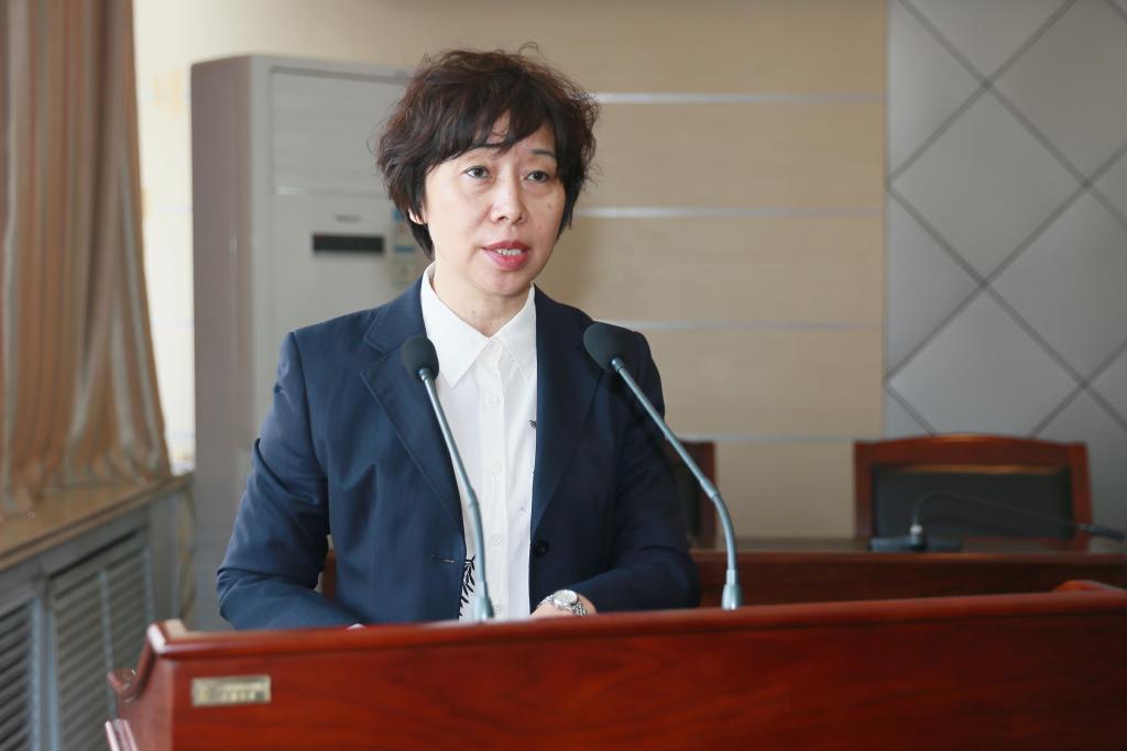 院长张晓云作年度工作述职