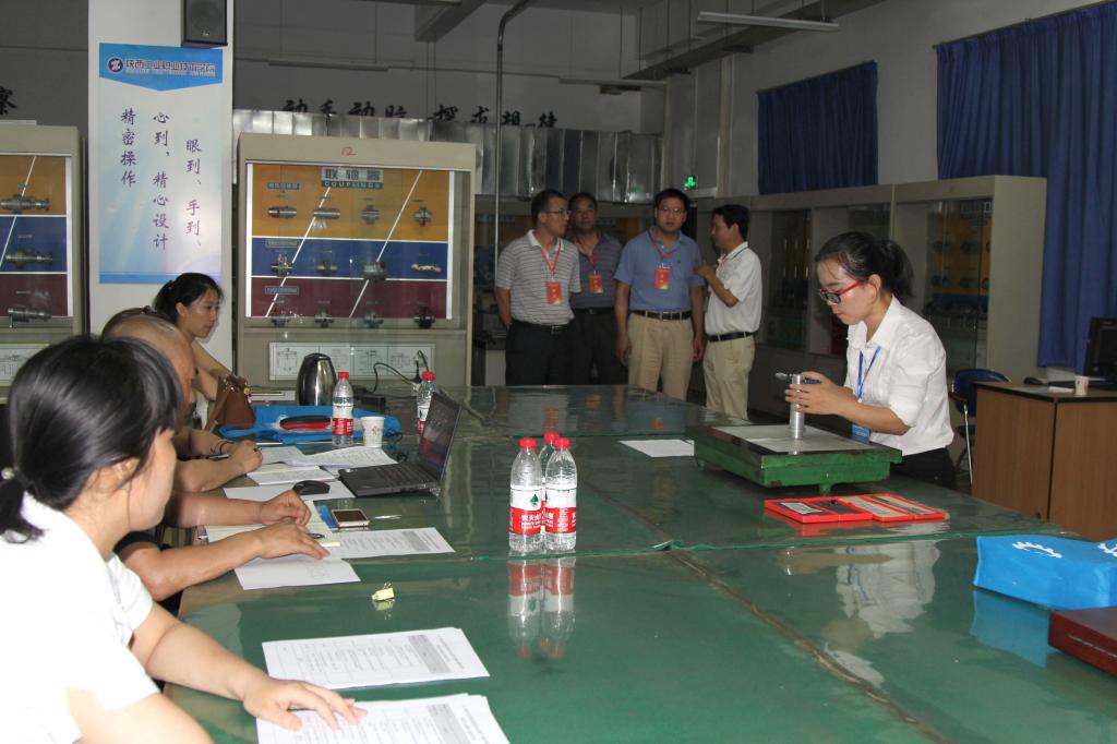 陕西省教育厅高教处副处长李铁绳一行实地观摩比赛情况