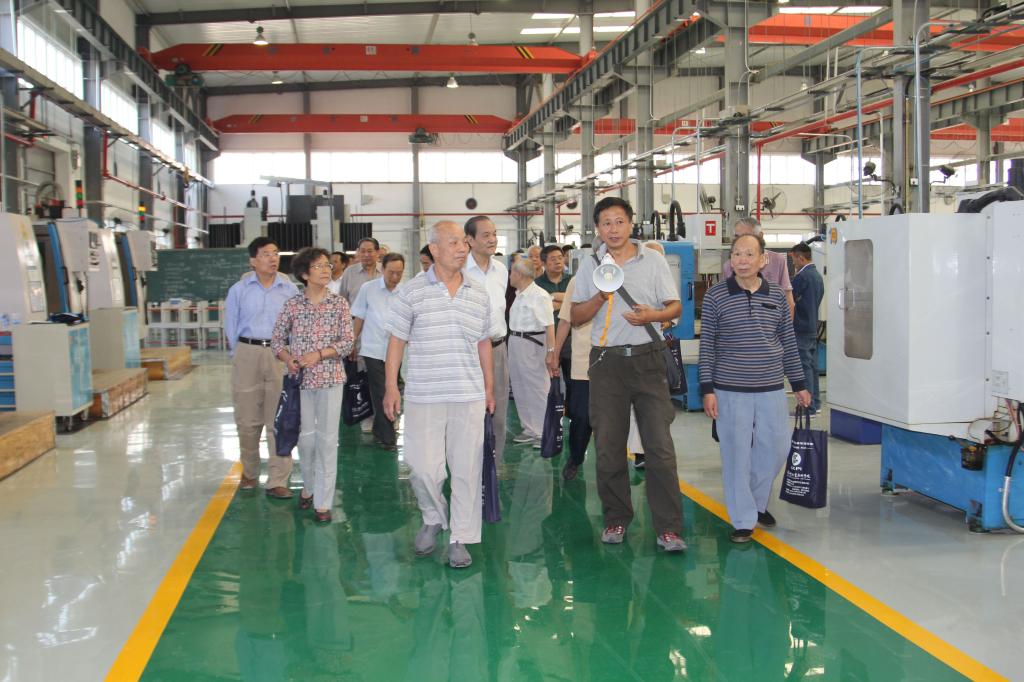 参观机加工中心