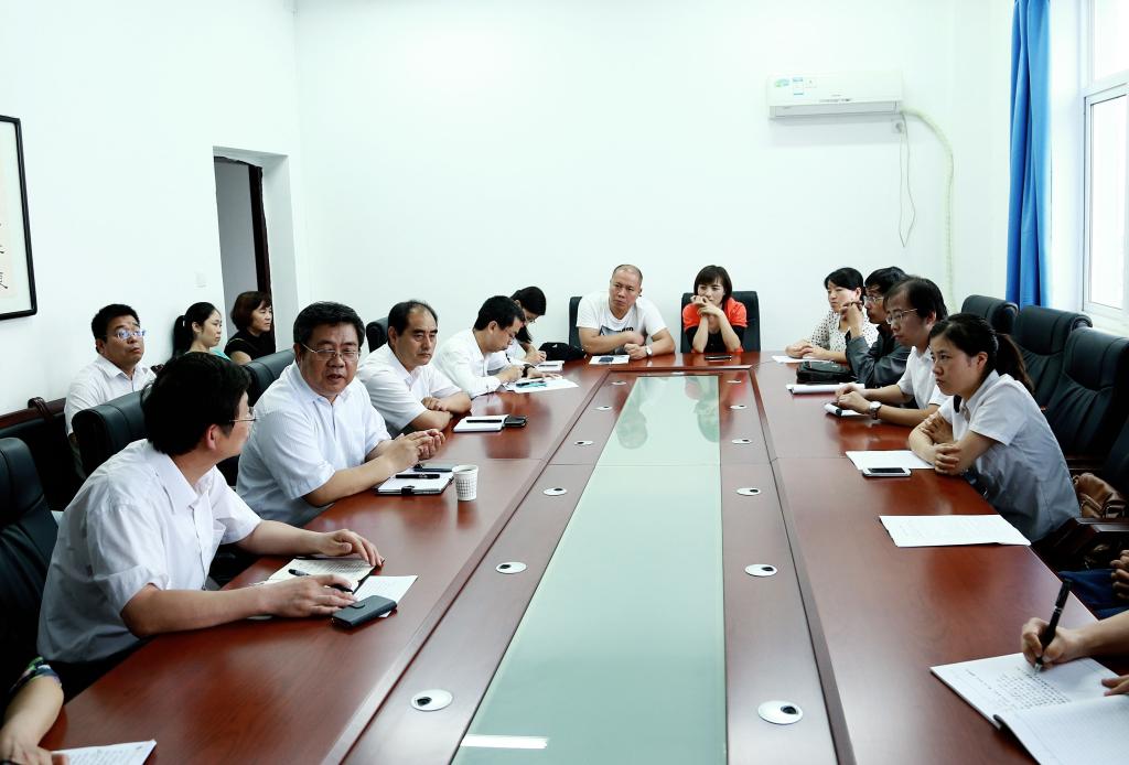 材料学院召开庆祝第30个教师节座谈会