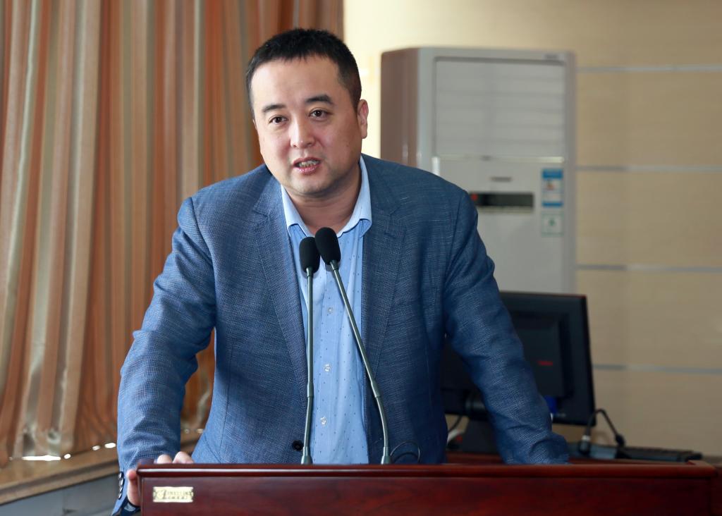 赛项执委会代表、全国高等院校计算机基础教育研究会高职高专专业委员会秘书长盛鸿宇讲话