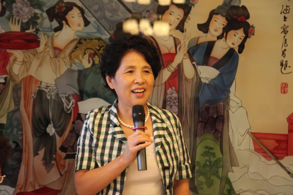 陕西省政协副主席、省职教社主任李冬玉会见研习营师生与台商代表