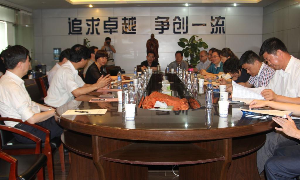 双方进行座谈交流