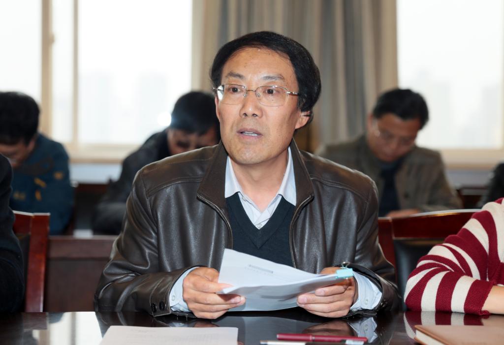 党委副书记王天哲领学《关于新形势下党内政治生活的若干准则》