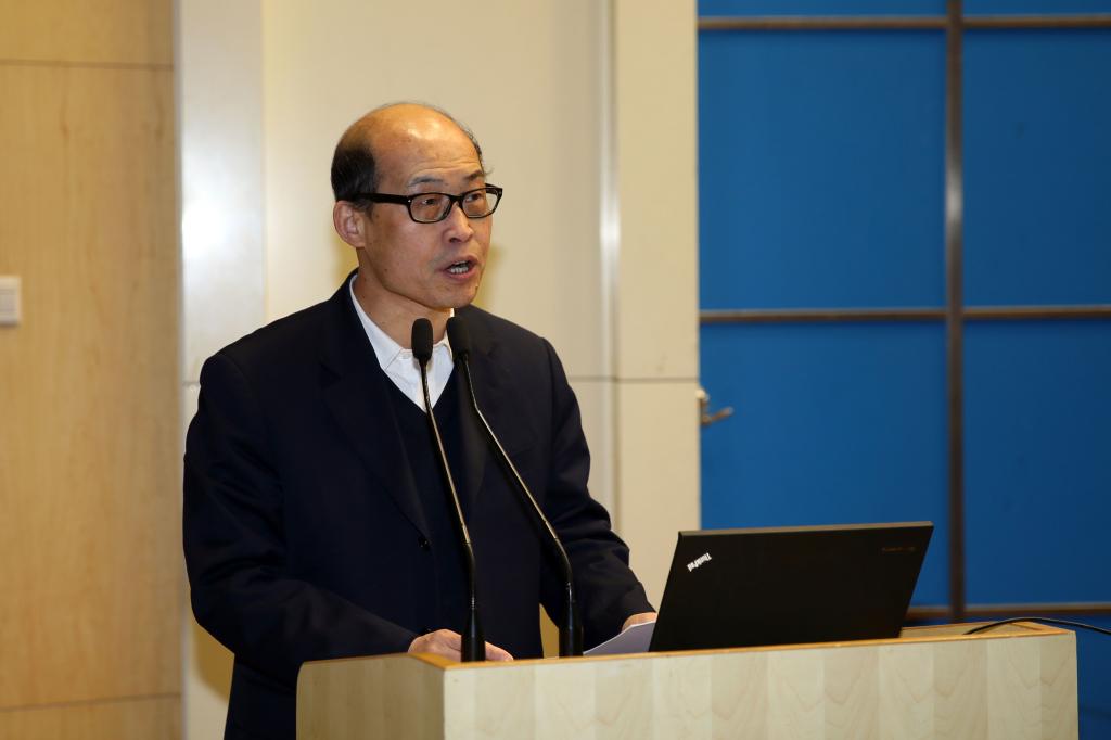 职教学会学会常务副会长王晓江作学会工作报告