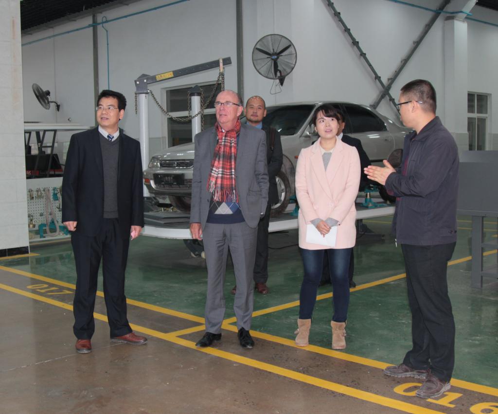 华马克院长一行