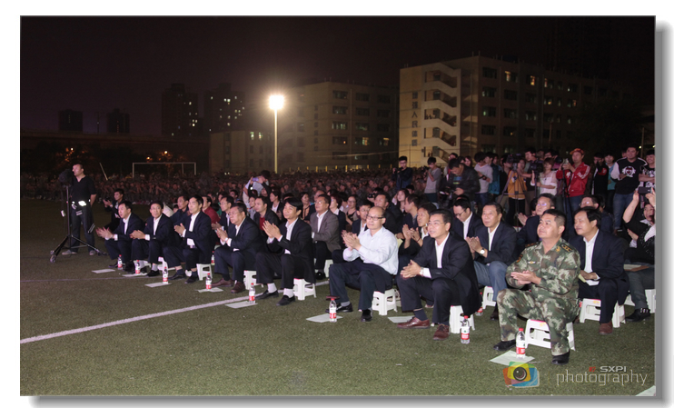 学院领导与全体新生共赏视听盛宴