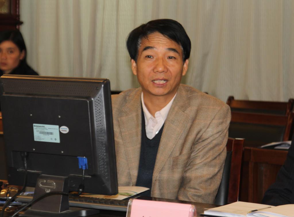 院长崔岩汇报规划方案