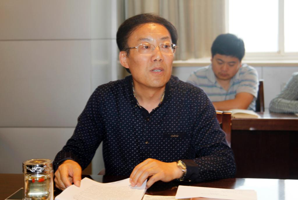 党委副书记王天哲作“两学一做”学习教育常态化制度和领导干部听思政理论课工作安排