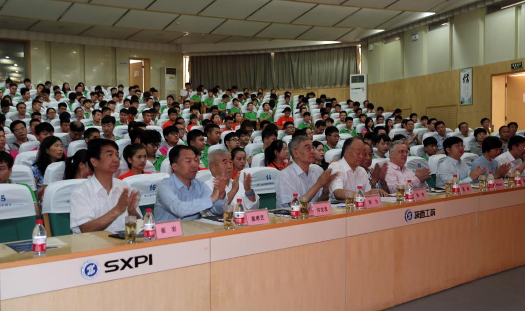 全国24个省、市、自治区以及境外的400余名职教专家、院校同仁参加论坛