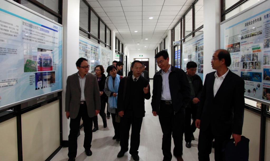 车绪武副书记一行参观我院实训基地